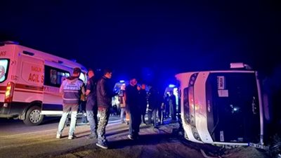 معظمهم طلاب مدارس، إصابة 25 شخصا بحادث سير في تركيا