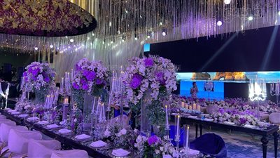 ديكورات وتجهيزات مميزة بقاعة حفل زفاف ابنة مصطفى كامل (صور)