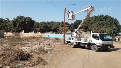إنارة الطرق المؤدية لمنطقة المقابر في إهناسيا ببني سويف (صور)