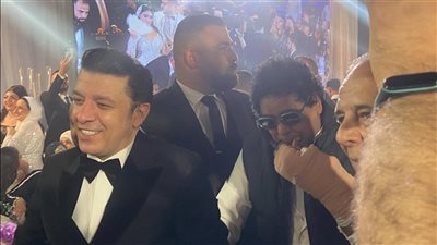 محمد منير مفاجأة حفل زفاف ابنة مصطفى كامل (فيديو)
