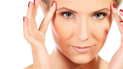 أسباب ظهور التجاعيد المبكرة، ووصفات طبيعية لعلاجها