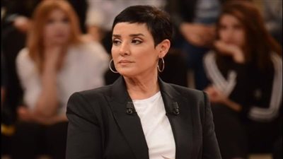 الأمن التونسي يقتحم نقابة المحامين ويلقي القبض على المحامية سنية الدهماني (فيديو)