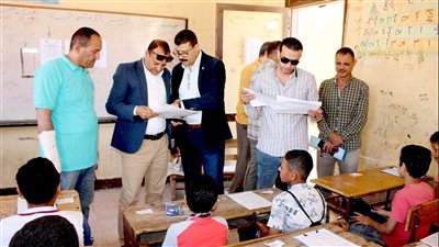 طلاب الصف الثاني الإعدادي بالدقهلية يؤدون اليوم امتحاني الجبر والإنجليزي 