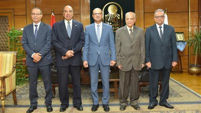 جامعة أسيوط تعقد لجنة لاختيار عميد كلية التربية النوعية