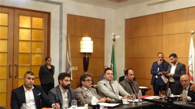 نقيب الأطباء البيطريين يناقش الأمور المالية والإدارية مع رؤساء الفرعيات 