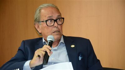 هانى توفيق: القروض قد تدعم الاقتصاد المصرى شهورا وليس سنين.. والسيولة الدولارية لن تتحقق بلا إنتاج أو تصدير (حوار) 