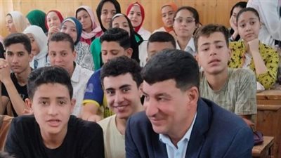إقبال كثيف على المراجعات المجانية بإدارة طامية التعليمية في الفيوم 
