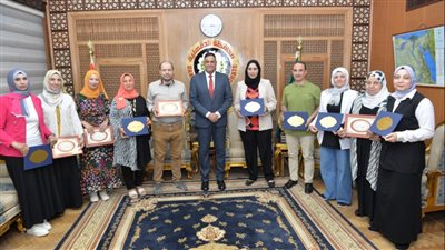 محافظ الدقهلية يكرم العاملين بمنظومة استرداد أراضي أملاك الدولة