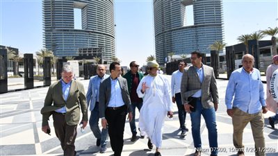 وزير الإسكان العماني يتفقد مشروعات العلمين الجديدة