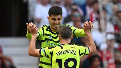 أرسنال يتقدم على مانشستر يونايتد بهدف تروسار في الشوط الأول (فيديو)