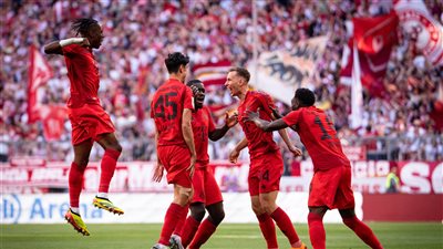 بايرن ميونخ يتمسك بالتعاقد مع نجم برشلونة السابق 