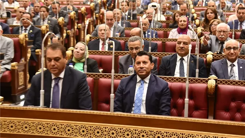 أشرف صبحي أمام جلسة