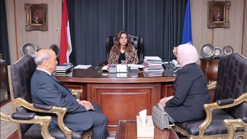 محافظ دمياط تستقبل