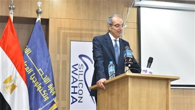 وزير الاتصالات يصل إلى الإسماعيلية لافتتاح وتفقد عدد من المشروعات 