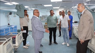 مستشفيات جامعة بني سويف تبحث توسعة الاستقبال والطوارئ لزيادة عدد الأسرة 