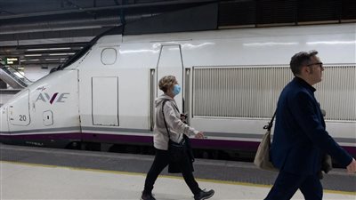  بسبب سرقة الكابلات النحاسية، تعطل حركة القطارات في برشلونة