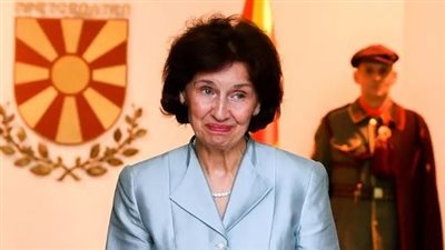 رفضت نطق اسم بلادها، رئيسة دولة تثير خلافا دبلوماسيا