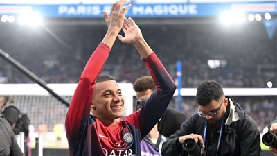 مدرب باريس سان جيرمان: مبابي أسطورة النادي ويستحق التكريم