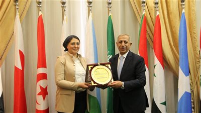 تحديث الصناعة يبحث الاستفادة من خبرات الأكاديمية العربية للنقل البحري