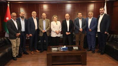 التصديري للصناعات الغذائية يبحث دعم الصناعات مع نقابة التجار بالأردن 