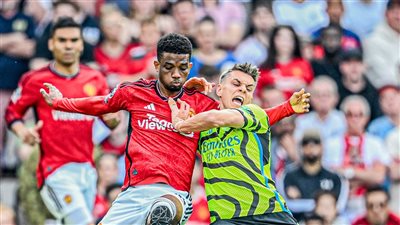 أبرزها مانشستر يونايتد مع آرسنال، مواعيد مباريات اليوم الأحد والقنوات الناقلة 