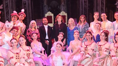 وزيرة الثقافة تشهد عرض باليه 