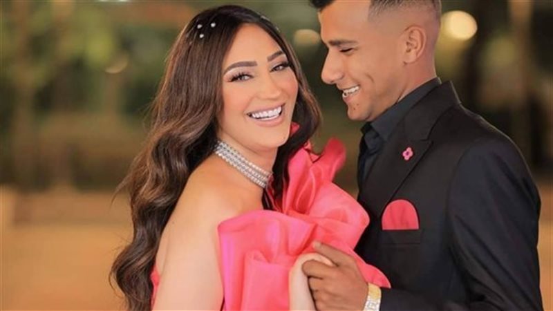 عصام صاصا وزوجته،