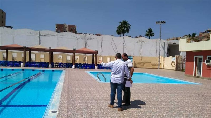 فحص حمامات السباحة
