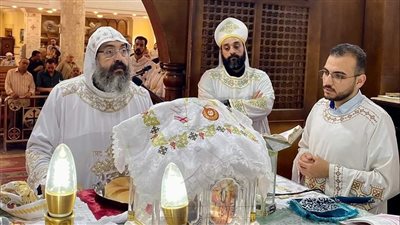 الأنبا أكسيوس يطيب رفات القديس مارجرجس بإيبارشية المنصورة