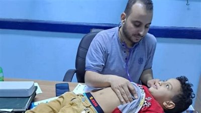 الكشف على 165 حالة في قافلة كلية طب الوادى بقرى بولاق