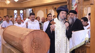 أقباط إسنا يحتفلون بعيد استشهاد الأم دولاجى وأولادها الأربعة بالأقصر (صور)