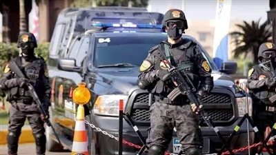 فحص 63 من سائقي السيارات للكشف عن المخدرات وضبط 28 بلطجيا وهاربا من المراقبة