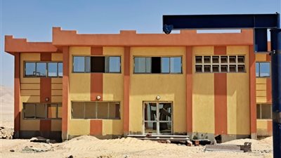 الموقف التنفيذي لمشروعات المياه والصرف بالعاشر من رمضان