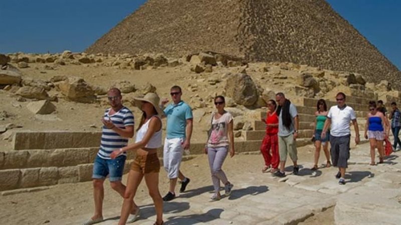 السياح