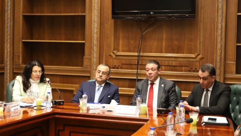 وزارة الهجرة تستعرض