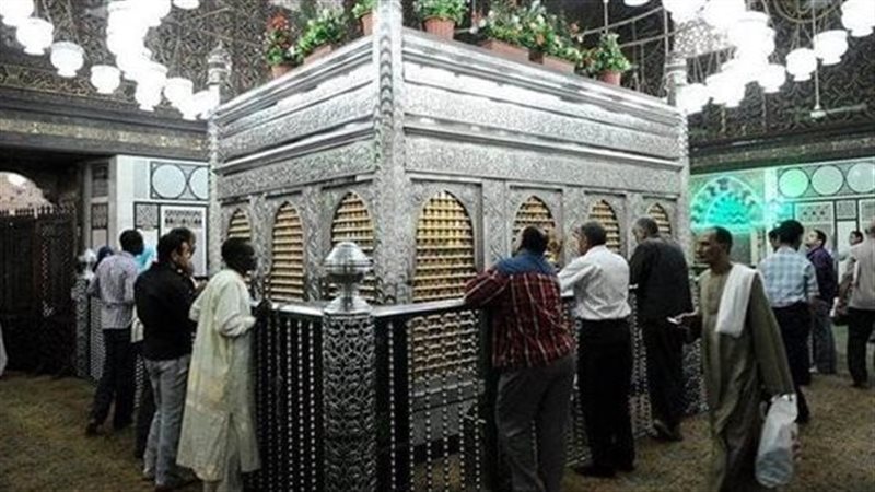حكم زيارة الأضرحة،