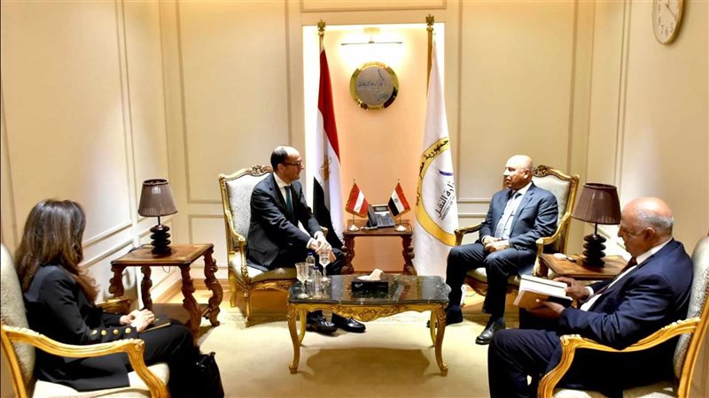 وزير النقل يلتقي
