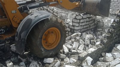 إزالة 4 حالات تعدٍّ بالبناء المخالف بالقصاصين في الإسماعيلية (صور) 