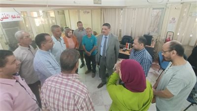 سكرتير مساعد أسيوط يتفقد تلقي طلبات التصالح بديروط (صور)