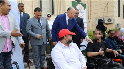 توزيع كراسى كهربائية على ذوى الهمم في محافظة القاهرة