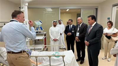 وزير الصحة يزور مستشفى «كليفلاند كلينك أبوظبي»