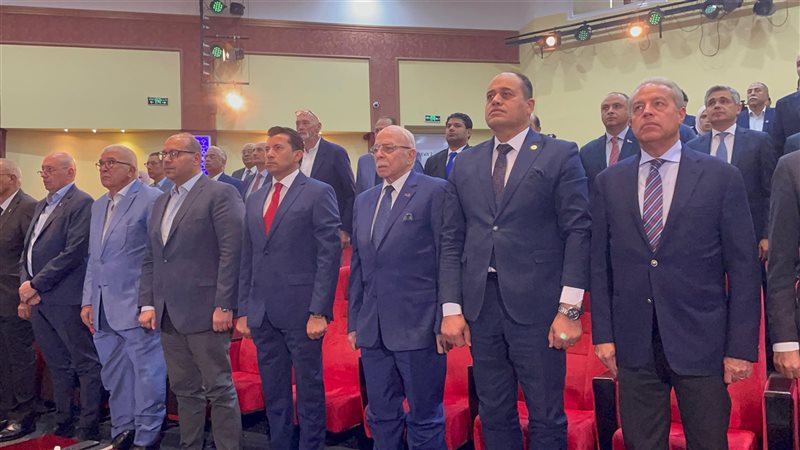 الاتحادات تستعرض