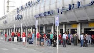 ضبط محاولة تهريب كمية من النقد المصري بمطار القاهرة