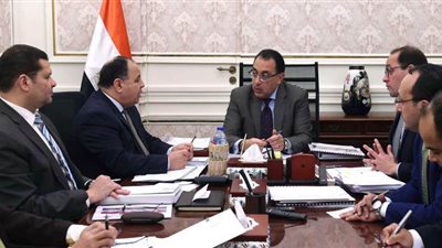 الحكومة: قرار تعطيل الدراسة بسبب كورونا سابق لأوانه