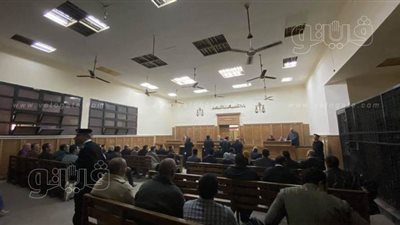 متهم في حادث قطار محطة مصر مطالباً بتصويره: أنا بريء