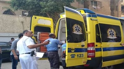 إصابة ١٩ مواطنا بحادث تصادم  سيارة مع اتوبیس في البحيرة