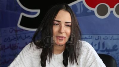 المطربة ساندي: صوتي من رأسي ولا أستشير أحدا .. ووعكة صحية وراء تأخير ألبومى الجديد وكنت ممنوعة من الكلام ( حوار )