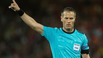 الهولندي داني ماكيلي حكما لموقعة ليفربول وأتلتيكو مدريد