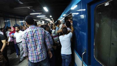 المترو يناشد الركاب بارتداء الكمامة لمنع انتشار فيروس كورونا