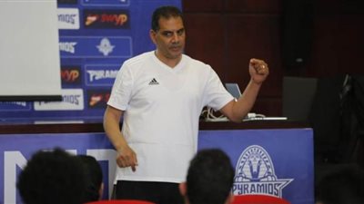 جمال الغندور يحاضر لاعبي بيراميدز عن تقنية الفار | صور